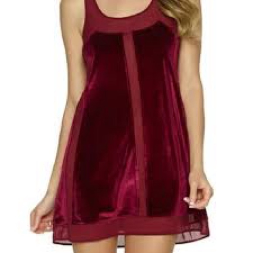 Felina Sleeveless Velvet Mini Dress Size Medium NWT